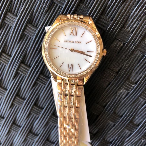 Brand New Michael kors Quartz Mother of pearl Dial Stainless Steel Ladies Watch - Picture 1 of 8